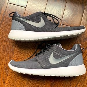 Men’s Nike Roshe Like-New Size 10